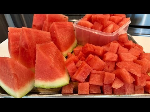 How to Cut a Watermelon the EASY WAY with NO MESS