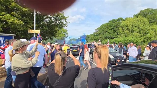 Epping bell hotel migrant asylum seekers protest #southlondon #northlondon #zonjy #Epping #essex | Zonjy