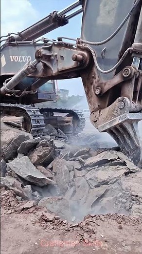 Large Excavator in Action: Construction Site Showcase