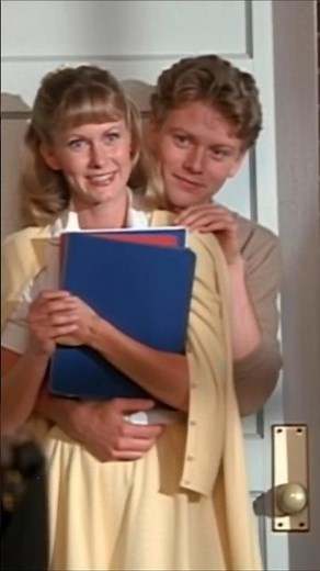 Grease Movie John Travolta Olivia Newton John #grease #johntravolta #olivianewltonjohn #vintage