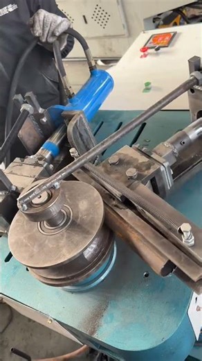 The Process Of Heavy Pipe Bending - Good tools and machinery make work easy