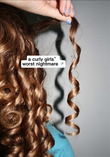 Travel Tips for Curly Hair: Avoid Hotel Shower Fails