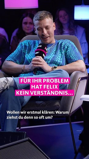 1LIVE 🎶 on Instagram: "Wie oft seid ihr schon umgezogen?😊 Für eine neue Live-Folge „99 Problems“ war @felix_lobrecht wieder bei uns im 1LIVE-Haus zu Gast und hat euren Problemen zugehört. Von Raclette-Streits bis hin zu Tür-Vorfällen: Die komplette Folge findet ihr auf unserem YouTube-Kanal! 😊 #Sektor #99problems #Felixlobrecht #1LIVE"