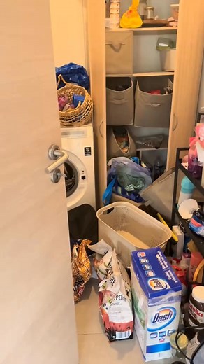 819K views · 5.9K reactions | It is very difficult to move, friends, may God grant everyone to sit in their own house peacefully so that they do not throw it there ♥️ I messed up badly, I broke it, I spilled a little 羅 I tried to leave the house clean 識 . #cleaningasmr #movingtips #cleaningmotivation | Mynster | Facebook