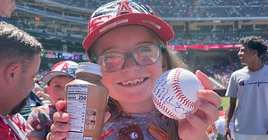 Reds fan who went viral after Joey Votto ejection in attendance for Angels-Mariners brawl, Winker ejection