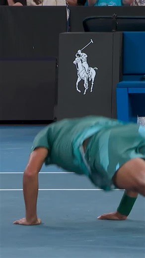 Threw everything at the point and Alexei Popyrin STILL time for a push up 😅 | Australian Open