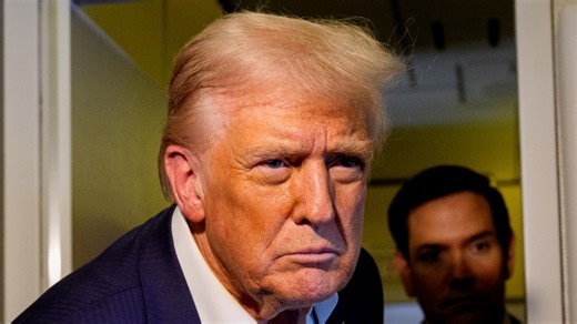 Trump's economic approval rating dips below 40 percent in new polling