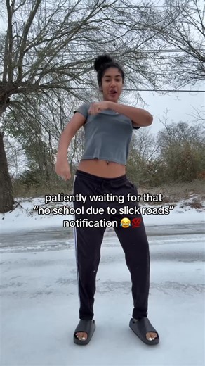 𝐆𝐫𝐚𝐜𝐢𝐞🎀 on Instagram: "Texans happy asab#tiktok #igreels #snowdown #freezingcold❄️ #noschool"