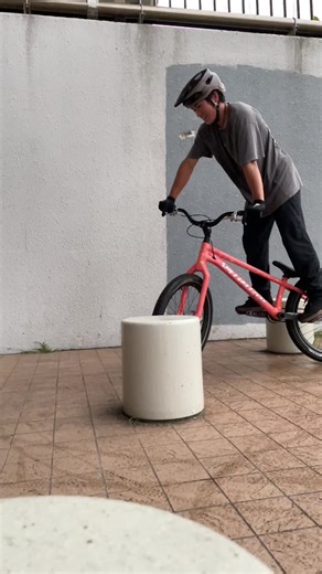 Finally, the @Specialized Bicycles P-Trials bike has released! This bike specialized did a special painting work for me! It's my first time riding a street trials bike, so I'm looking forward to what I can do on this bike! Specialized, thank you soooooooo much😊🤝 #specializedptrials #specializedbicycles