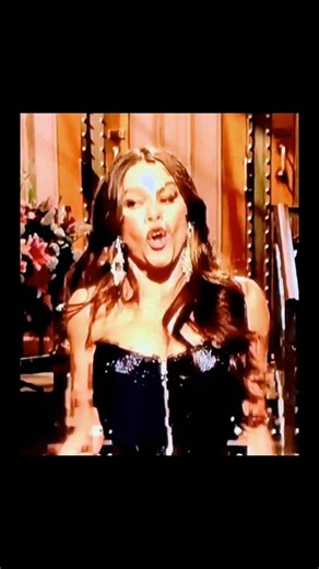 terrified vids on Instagram: "The idea that celebrities are secretly “lizard people” comes from a long-running conspiracy theory claiming that powerful elites are actually shape-shifting reptilian beings disguised as humans. Believers point to moments where a celebrity’s eyes appear to blink sideways, their skin looks unnatural on camera, or their facial features briefly distort during interviews, insisting these are glitches revealing their true form. The theory was popularized in the 1990s by