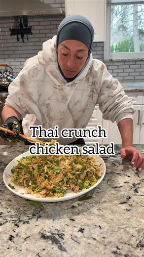 Working on my copycat Thai Asian Salad inspired by Cheesecake Factory 🥗This recipe is super simple and comes together fast.Salad ingredients1 (16-oz) bag coleslaw1 head romaine lettuce, chopped1 julienned carrot1 bunch cilantro, roughly chopped1 green onion, finely chopped2 celery stalks, sliced1 English cucumber, julienned4–6 oz rice noodles, soaked1 lb rotisserie chicken (optional)1 cup roasted peanutsDressing½ cup lime juice1 tsp Dijon mustard¼ cup peanut butter2 tbsp soy sauce½ cup avocado 