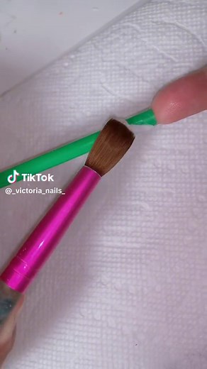 Who remember the spiral nail! #nailsart #fyp #nailstutorial#butterfly #longnail #nailstutorials #glitter #uñas #nailscheck #SupportSmallBiz