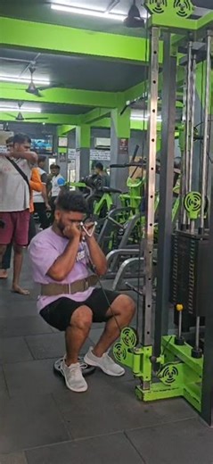 squats 📈💯 #gymmotivation #gymrats #viralshorts #trendingshorts #shorts