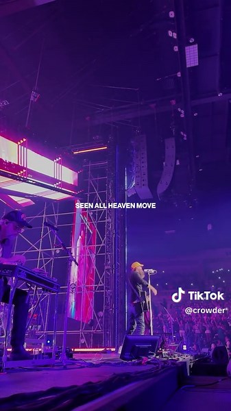 The Power of Prayer in Arena Worship