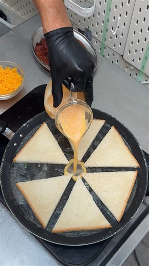 BEC Breakfast Sandwich! Bacon, egg, cheese heaven 🥓🧀 | Chefclub Network