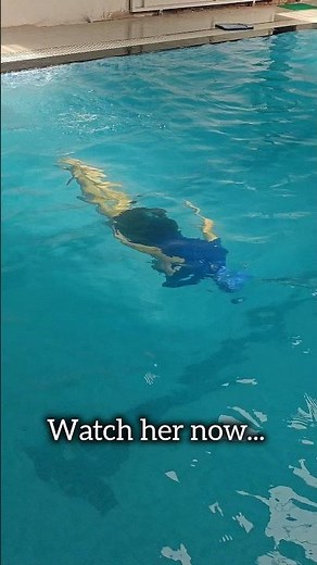 She Finally Learned Underwater Swimming 🏊🏻 #swimming #underwater #tips #swimmingpool