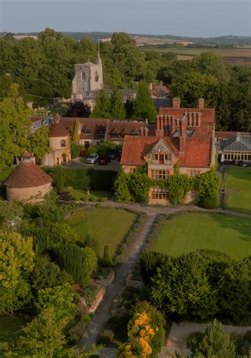 Retreat to Le Manoir aux Quat’Saisons, where every suite tells a story and every view whispers calm. Spend your day wandering through our autumnal garden, and your evenings savouring Raymond Blanc’s two-Michelin-starred celebration of the harvest — an experience reserved exclusively for our staying guests. This is your moment to unwind, indulge, and be part of Le Manoir’s final chapter before we pause our remarkable journey at the end of the year. Discover our offers: https://www.belmond.com/hot