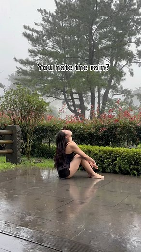Amy Flamy on Instagram: "Best form of relaxation #fyp #rain #challenge"