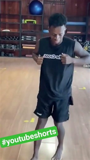 Virginia Fonseca and Vinicius Jr. teach a little dance #zefelipe #virginiaezefelipe #viniciusjr #...