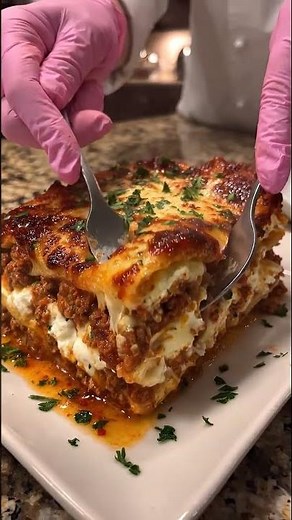 Classic Cheesy Beef Lasagna 🍝🧀🔥 | Homemade Italian Comfort Food Recipe