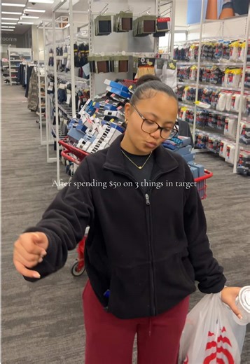 User1214 (@erikatelevision2)’s video of target