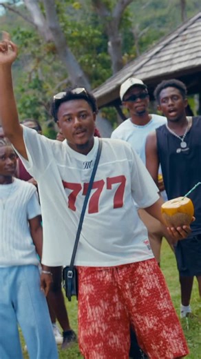 Dian Naid on Instagram: "Nouveau clip Demain 🚀🔥 - Une collaboration avec @ars_mayotte ❤️ - Production par @ezawa_holding Musique : @naid_officiel Prod : @aznvrgroovz Réal : @elinem_95 Photo : @kaabi_mouhamadi - #mayotte #mayotteisland🌴🌞îleauxparfum #mayotte🏖️ #mayotte976❤️ #comores"