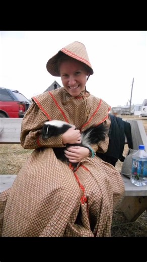 NOT ONLY DID I HOLD A SKUNK 令 #stitchwithSherrieFolz #greenscreen #skunkencounter #wildlifeadventures #funnyexperience #foryoupage #animallover #unexpectedmoments #relatable #oops Not everyone gets this close… but I did!  Who else would try this? | Hannah Lasseter | Facebook