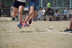 二人三脚のコツ9つ！結び方とスタートダッシュで圧勝できる！