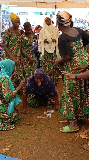 Waha wenzangu niambie hii inamaana gani...