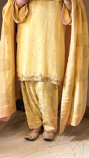 ＭＥＨＡＲＭＡＡＨ on Instagram: "Dm to order 🌙🪞💛 Gorgeous crape suit set paired with handwork ✨ Note : It can be customised in any colour of choice 💌 Whatsapp : +918283920626 📍Shipping worldwide {Machine work , crape suit , custom made , couture boutique, made with love , chandigarh based } #punjabisuits #ethnicsuit #suitset #handworklove #indianweardaily"