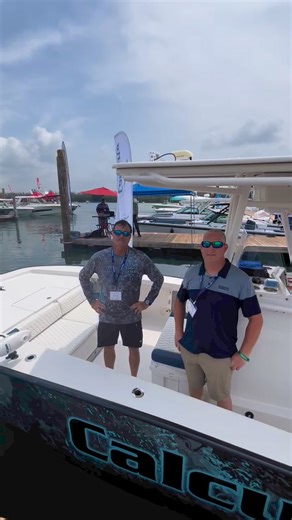 2.9K views · 30 reactions | The @calcuttaboats and @hondamarine_usa team are at the @sofloboatshow this weekend with our 263. Stop by and go for a ride to experience this one of a kind ride #calcuttaboats #calcutta263 #hondamarine | Calcutta Boats | Facebook