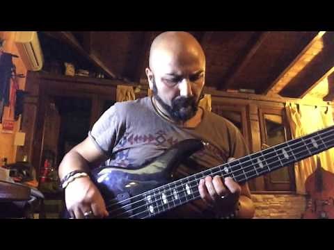 Bass Player LIVE Electric bass test old Peavey TL Five U.S.A.