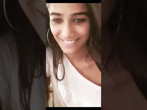 Hit poonam pandey showing nip slip and cleavege - insta live