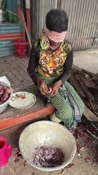 চোখ বেধে ১মিনিটে ১থেকে কেজি পিয়াজ কেটে বিশ্ব রেকর্ড। এই টুকু ছেলের