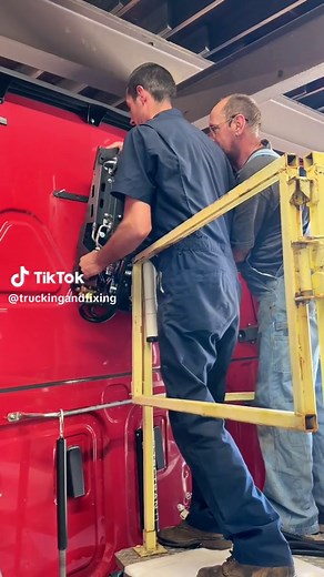 Installing electric apu for this freightliner cascadia #apu #epu #mechanic #ac #airconditioner #airconditioning #truck #trucks