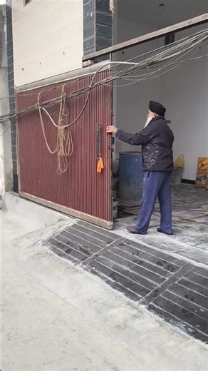 iron sliding gate design 🖤#sliding #slidingate #shorts