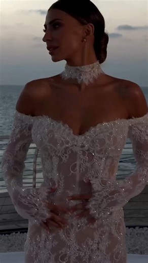 Dilara Sevinc Bukulmez on Instagram: "👇🏼 O R D E R N O W 👇🏼 👉🏻 @bridal_vanesa @bridal_vanesa +90 (533) 413 16 09 - Dilara 📲☎️ 💯We achieve the perfect result in worldwide, fitting and without fitting custom made. 🪡 🧵We have been producing wedding dresses and bridal gowns since 1978 in Turkey and without fitting since 2016 for worldwide, and we bring together perfect wedding dresses with brides everywhere of the world. 💕 👰🏽‍♀️We create dresses for each specific measurements and make a