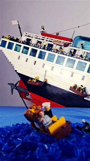 LEGO ICEBERG AFTERMATH #lego #titanic