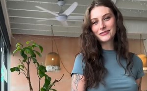 我可以坐这里吗???_哔哩哔哩_bilibili