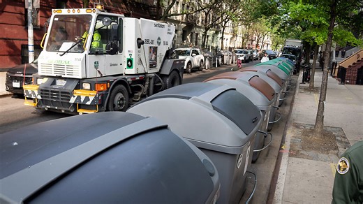 City Council passes bill to expand large curbside trash containers citywide
