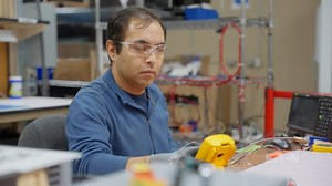 Eaton Power Connections is working as One Team to solve customer challenges - Eaton videos