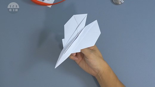 梦幻布局飞得很稳，教你折史上最具科幻感的仿真纸飞机亚当之翼