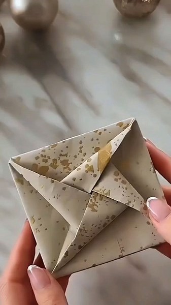 Creative Gift Wrapping TutorialLearn fun and stylish ways to wrap your presents with a unique touch!