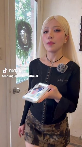 Clip Phùng Khánh Linh: Hài hước và Gợi nhớ