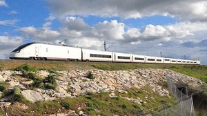 Talgo supera los 363 km/h con el Avril y ve el nuevo tren idóneo para territorios como Galicia