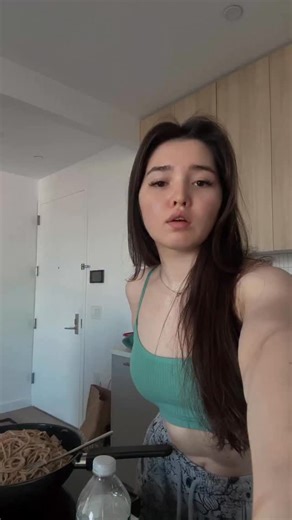 Alisha Shakirova on Instagram: "Let’s hit 200k @shakirovaalisha"