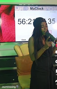 The competition is tough🥹while Afua Asantewaa is doing her best to break Guinness record a Nigerian woman is also busy singing with a melody voice breaking same record . I’m confuse now but Ghana is alreaady a winner 🇬🇭 #afuaasantewaasingathon #worldguinessrecord | Fellow Ghanaianz TV