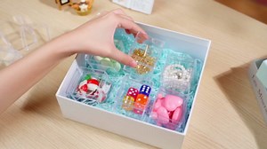 Leinuosen 50 Pcs 2 x 2 x 2 Inch Clear Acrylic Plastic Box with Lid Square Candy Containers for Party Favors Small Square Cube Storage Candy Box for Pill Tiny Earring Jewelry Herb Bead Gifts