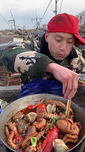 124K views · 3.4K reactions | Seafood Lover Eating Show #asmr #seafood #food #eating #satisfying #foodie #satisfyingvideos #oddlysatisfying #asmrvideo #dinner #asmrslime #instafood #asmreating #asmrsounds | Cake Art | Facebook