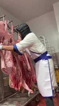“Pork Carcass Breakdown🐷🔪”